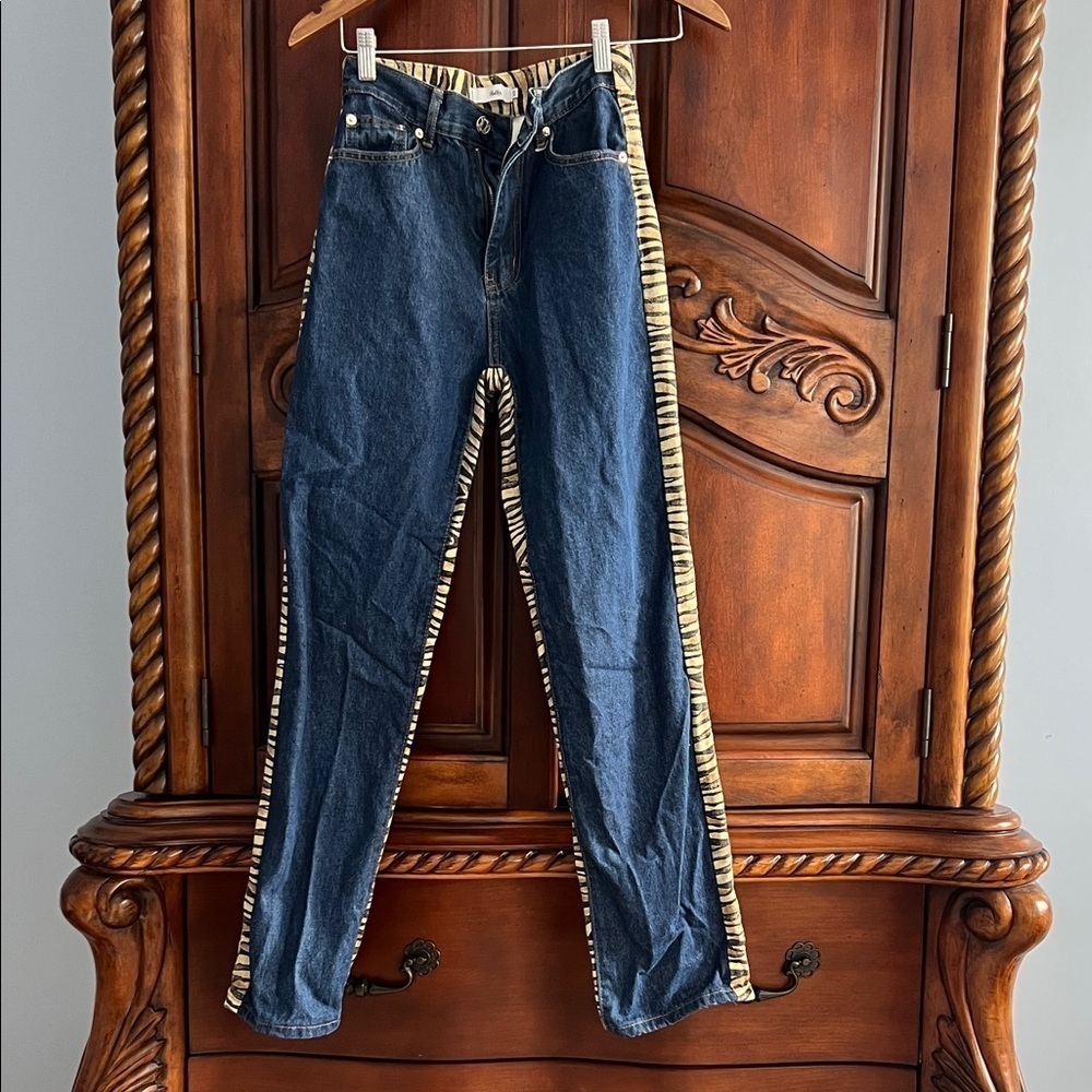 Adika Stylish Blue Jeans with Animal Print Accents- size XS